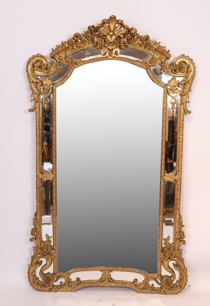 IMPORTANT AND BEAUTIFUL MIRROR WITH PARECLOSES...