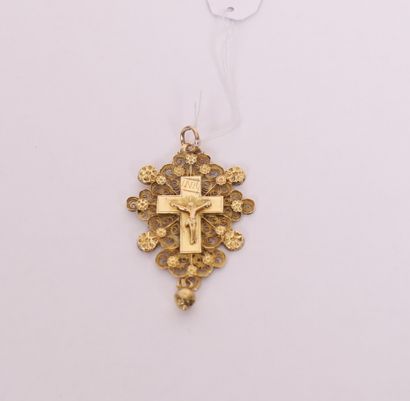 Très jolie croix boulonnaise en or jaune...