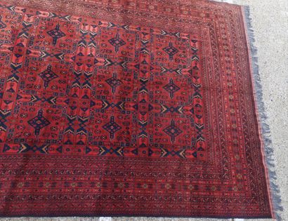 
IMPORTANT TAPIS YOMOUD-BOUKHARA (Turkmen)




velours...