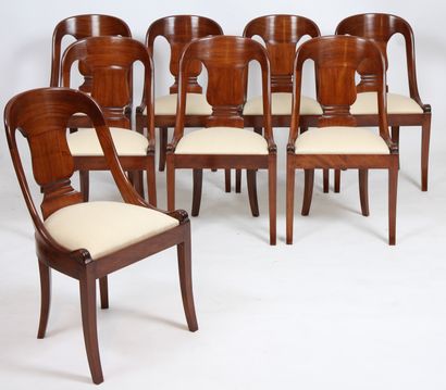 SUITE OF EIGHT GONDOLA CHAIRS

In mahogany...