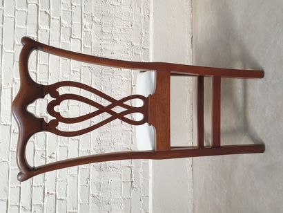 BELLE ENSEMBLE DE HUIT CHAISES EN ACAJOU...