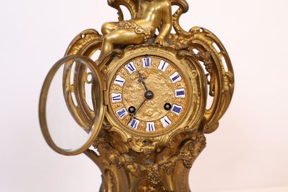 VERY NICE GOLDEN BRONZE ROCAILLE HANGER decorated...