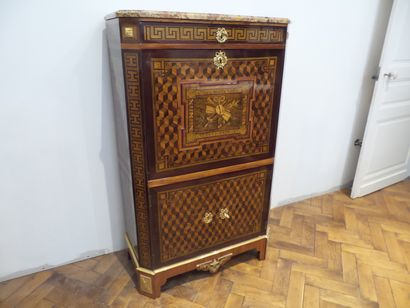 MAGNIFICENT STRAIGHT SECRETARY IN ROSEWOOD...
