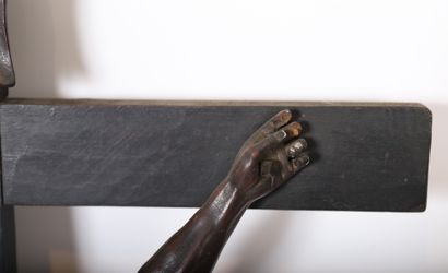 IMPORTANT ET MAGNIFIQUE CRUCIFIX EN BOIS...