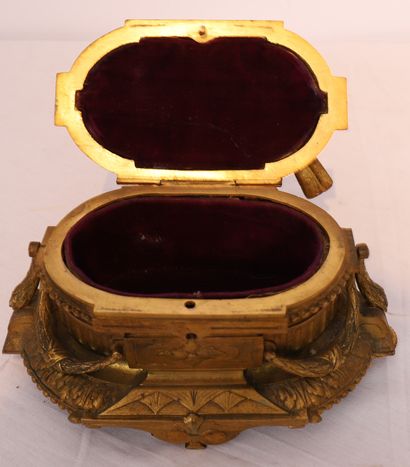 Jules MOIGNIEZ
CHARMANTE PETITE BOITE A BIJOUX...