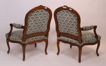 PAIR OF LOUIS XV QUEEN'S ARMCHAIRS 

In natural...