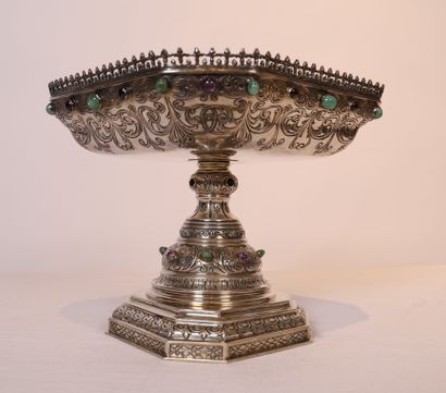 TRES BELLE COUPE EN ARGENT SUR PIEDOUCHE...