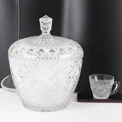 ELEGANT GLASS PUNCH SET
Consisting of 8 cups...