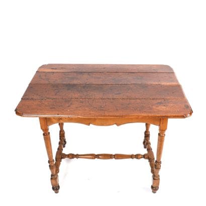 LOUIS XIII STYLE Table in molded and turned...