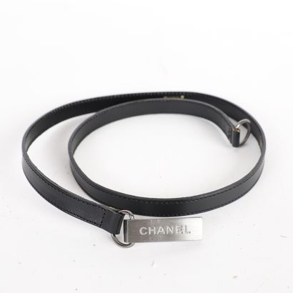 CHANEL
Fine genuine black leather belt, metal...