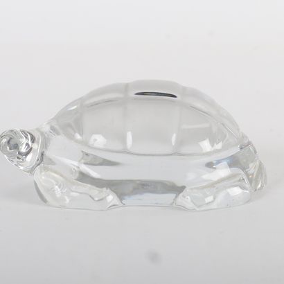 BACCARAT 
Turtle statuette in molded-pressed...