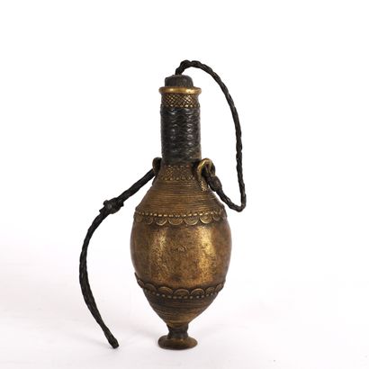 BRONZE FLASK, PROBABLY WITH GOLD POWDER
Antique