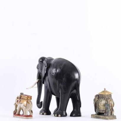 AMUSING LOT OF 3 ELEPHANTS
One in carved...