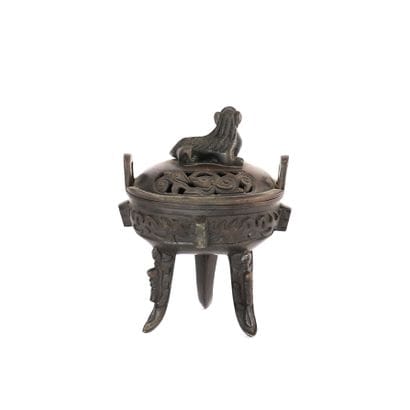 BRONZE CENSER DECORATED WITH A FÔ DOG
Archaizing...