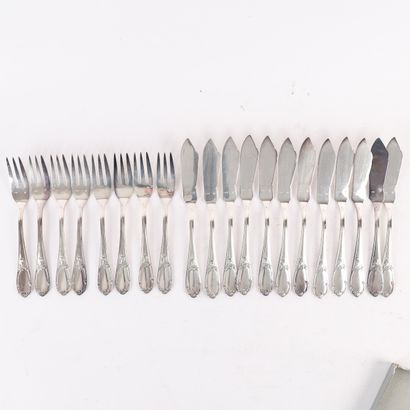 ART DE LA TABLE - NICE SET OF PIECES 
In...