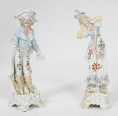 PAIR OF PORCELAIN STATUETTES
Made of polychrome...