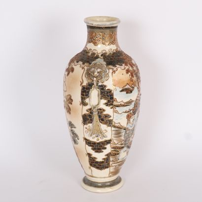SATSUMA STYLE ENAMELED PORCELAIN VASE JAPAN
Vase...
