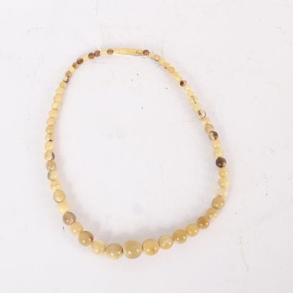 LARGE AMBER NECKLACE
Length : 70 cm