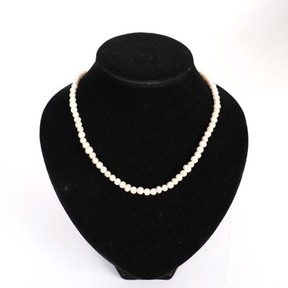 PEARL NECKLACE, BRACELET, AND EARRING SET.
Cultured...