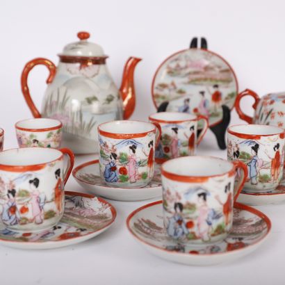 JAPANESE TEA SET
Japanese porcelain tea set...
