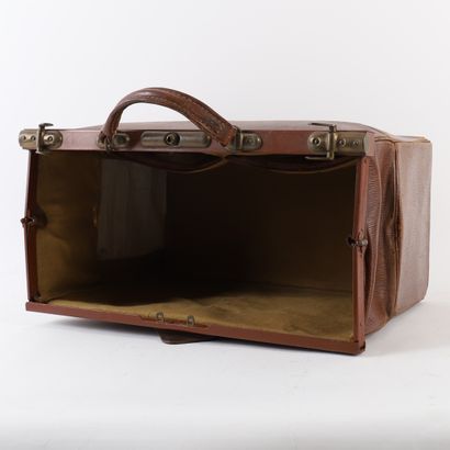 LARGE VINTAGE GLADSTONE DOCTOR'S BAG, 20th...