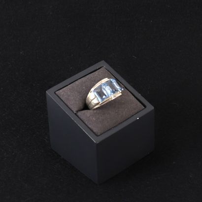 ART DECO-STYLE RING SET WITH THREE BLUE STONES
Silver...