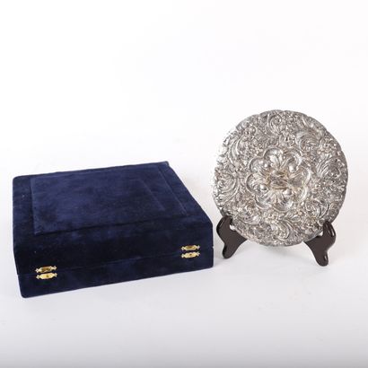 SMALL ANTIQUE EGYPTIAN HAND MIRROR
Floral...
