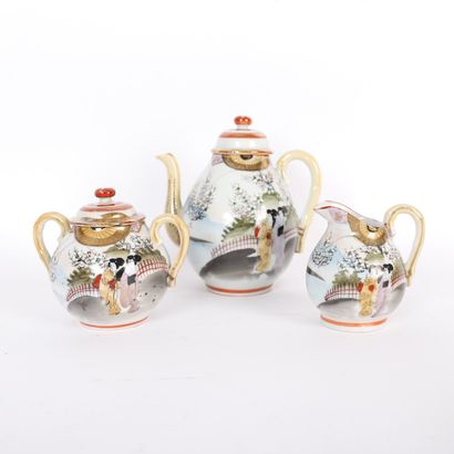 JAPANESE TEA SET
Japanese porcelain tea service...