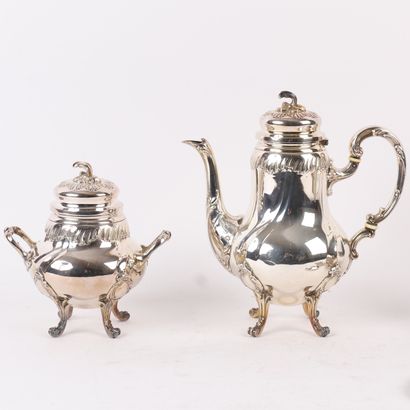 ART DE LA TABLE - NICE SET OF PIECES 
In...