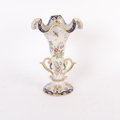 VASE EN FAÏENCES FAÇON ROUEN
A décor 