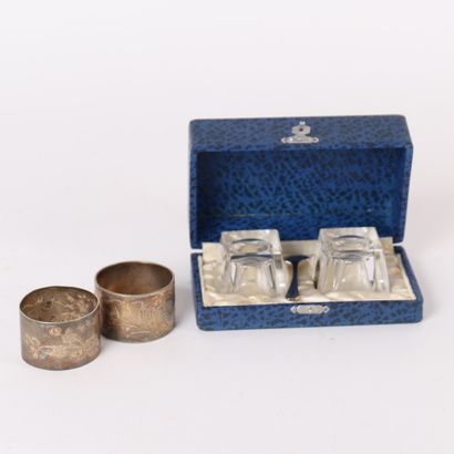 PAIR OF SALT AND PEPPER SHAKERS
With case
Including...