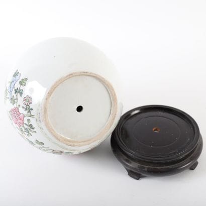 PORCELAIN GOURD VASE MOUNTED AS A LAMP.
Porcelain...