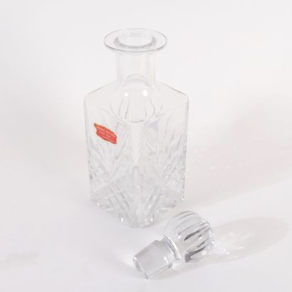 LORRAINE CRAFT WHISKY SET
Hand-cut crystal...