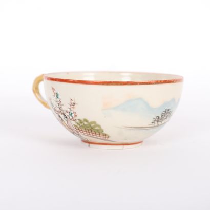 JAPANESE TEA SET
Japanese porcelain tea service...