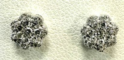 PAIR OF PLATINUM EARRINGS SET WITH DIAMONDS
Pair...