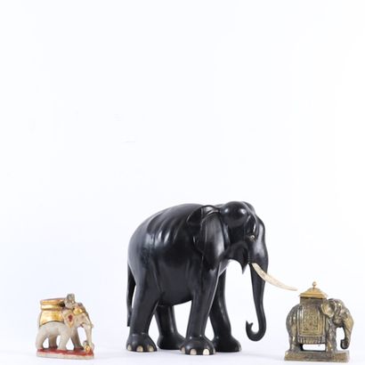 AMUSING LOT OF 3 ELEPHANTS
One in carved...