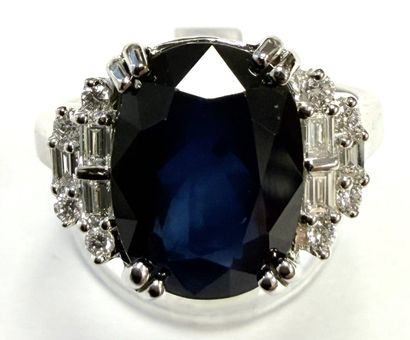 ART DECO-STYLE RING IN WHITE GOLD SET WITH...