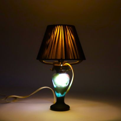 GALLÉ TYPE TABLE LAMP Glass base. Signed...