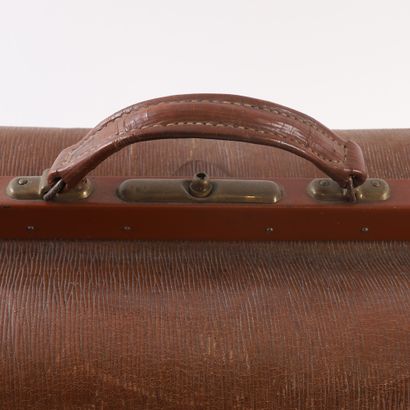 LARGE VINTAGE GLADSTONE DOCTOR'S BAG, 20th...