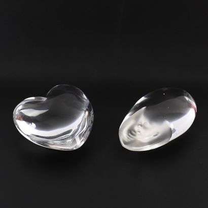 SET OF TWO PAPERWEIGHTS, BACCARAT
Crystal...