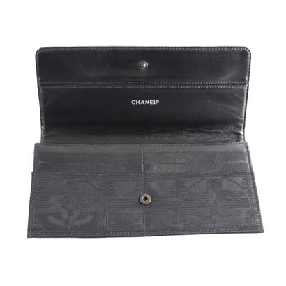 BLACK CHANEL FABRIC WALLET
Chanel 