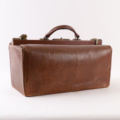 LARGE VINTAGE GLADSTONE DOCTOR'S BAG, 20th...