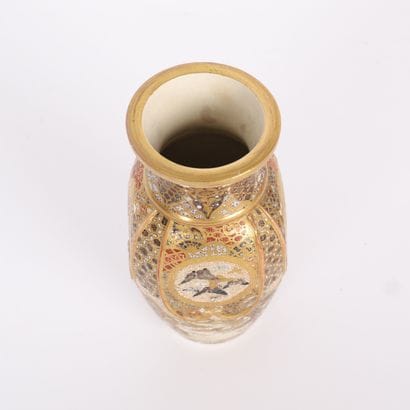 JAPAN SATZUMA EARTHENWARE VASE
Decorated...