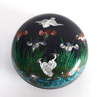 CLOISSONED ENAMEL BONBONNIERE, late 19th...