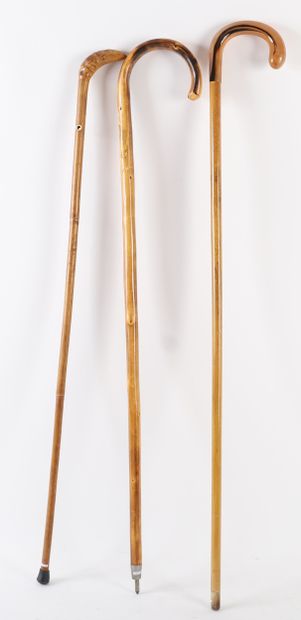 SET OF THREE CANES, 20TH CENTURY
Includes:
-...