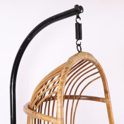 LARGE SUSPENDED POD CHAIR
Plant fiber shell
Black...
