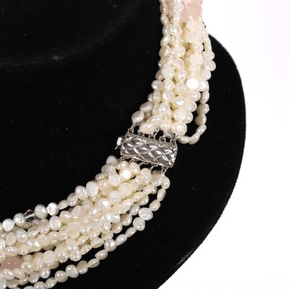 FRESHWATER PEARL STRING CHOKER NECKLACE
Necklace...