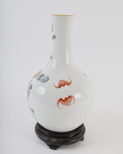 PORCELAIN GOURD VASE MOUNTED AS A LAMP.
Porcelain...
