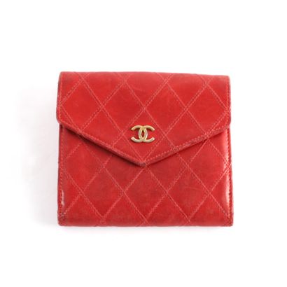 RED CHANEL LEATHER WALLET
Red Chanel leather...