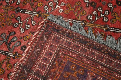CHIRAZ IRAN WOOL CARPET
Decorated with geometric...